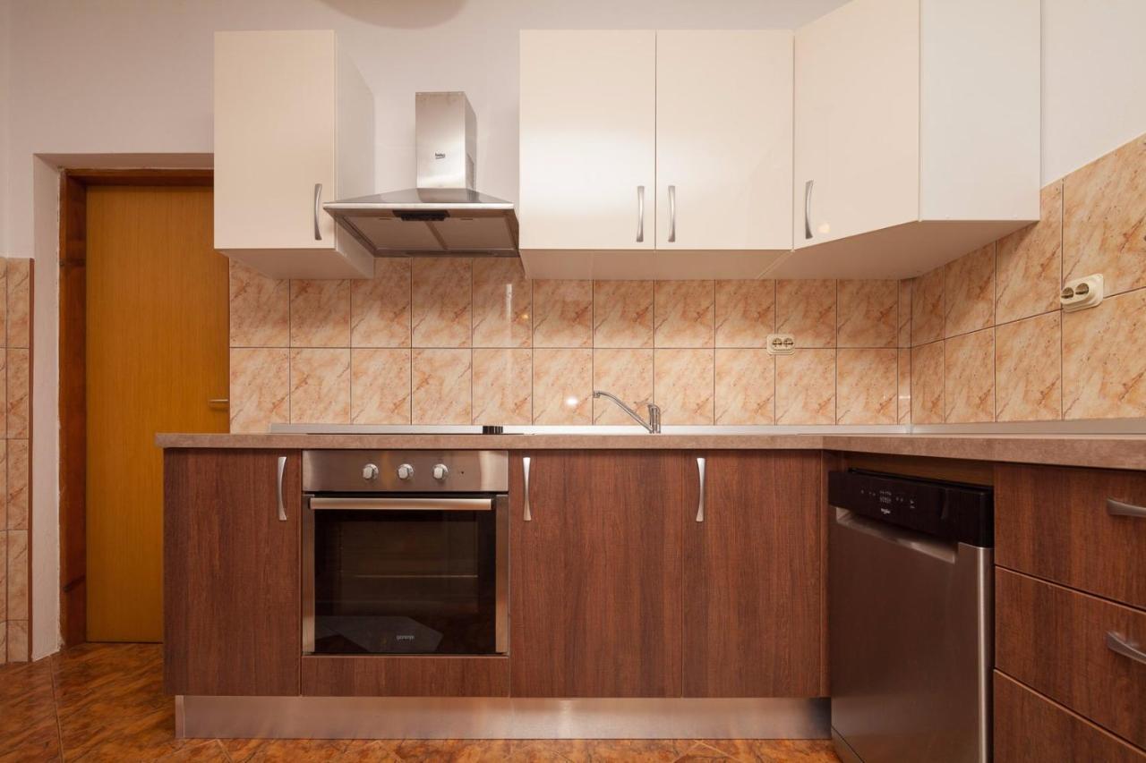 Spacious Apartment With Parking&Garden Marčana Exteriér fotografie