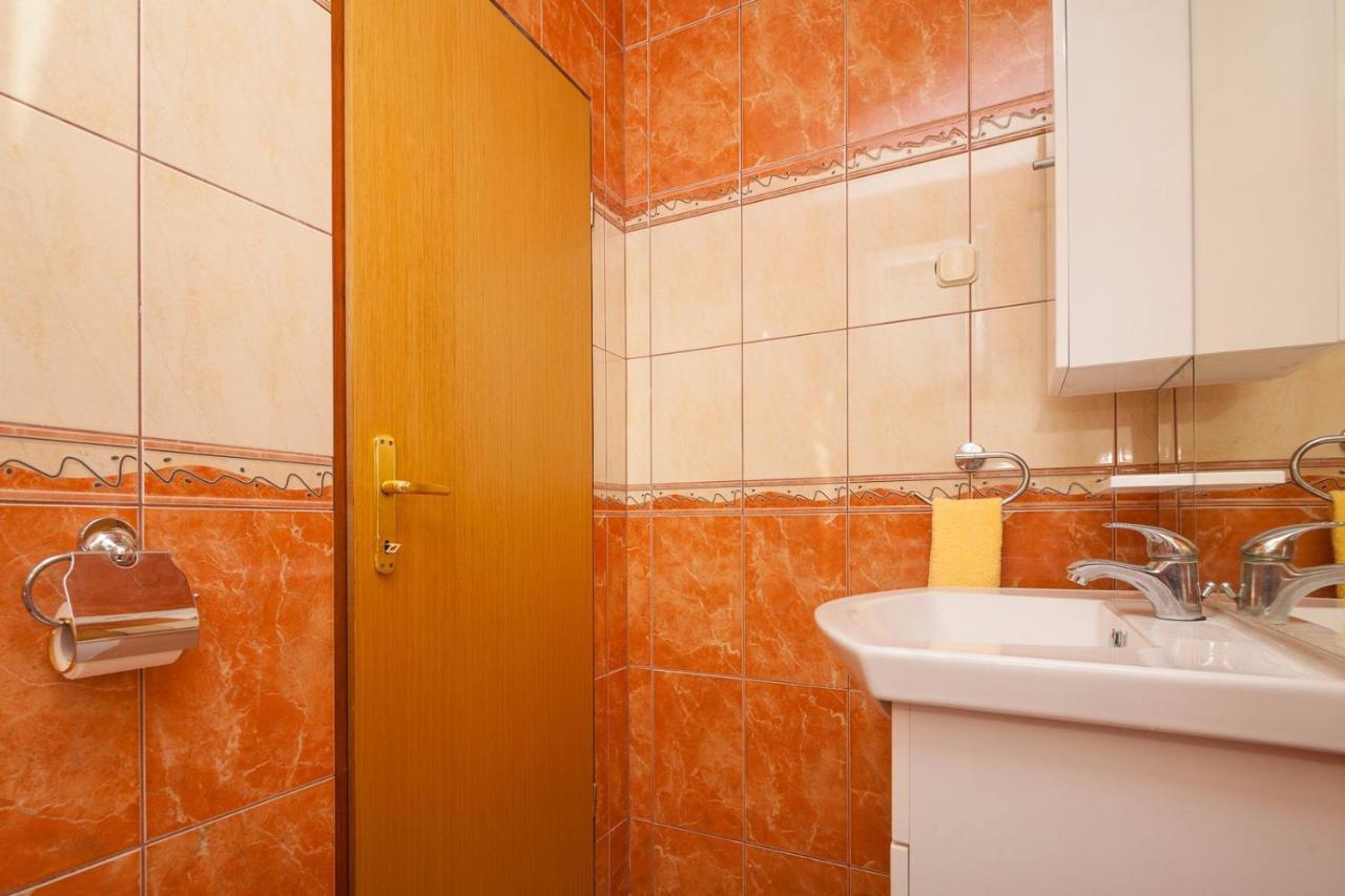 Spacious Apartment With Parking&Garden Marčana Exteriér fotografie