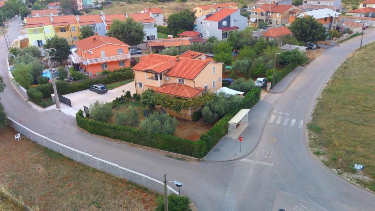 Spacious Apartment With Parking&Garden Marčana Exteriér fotografie