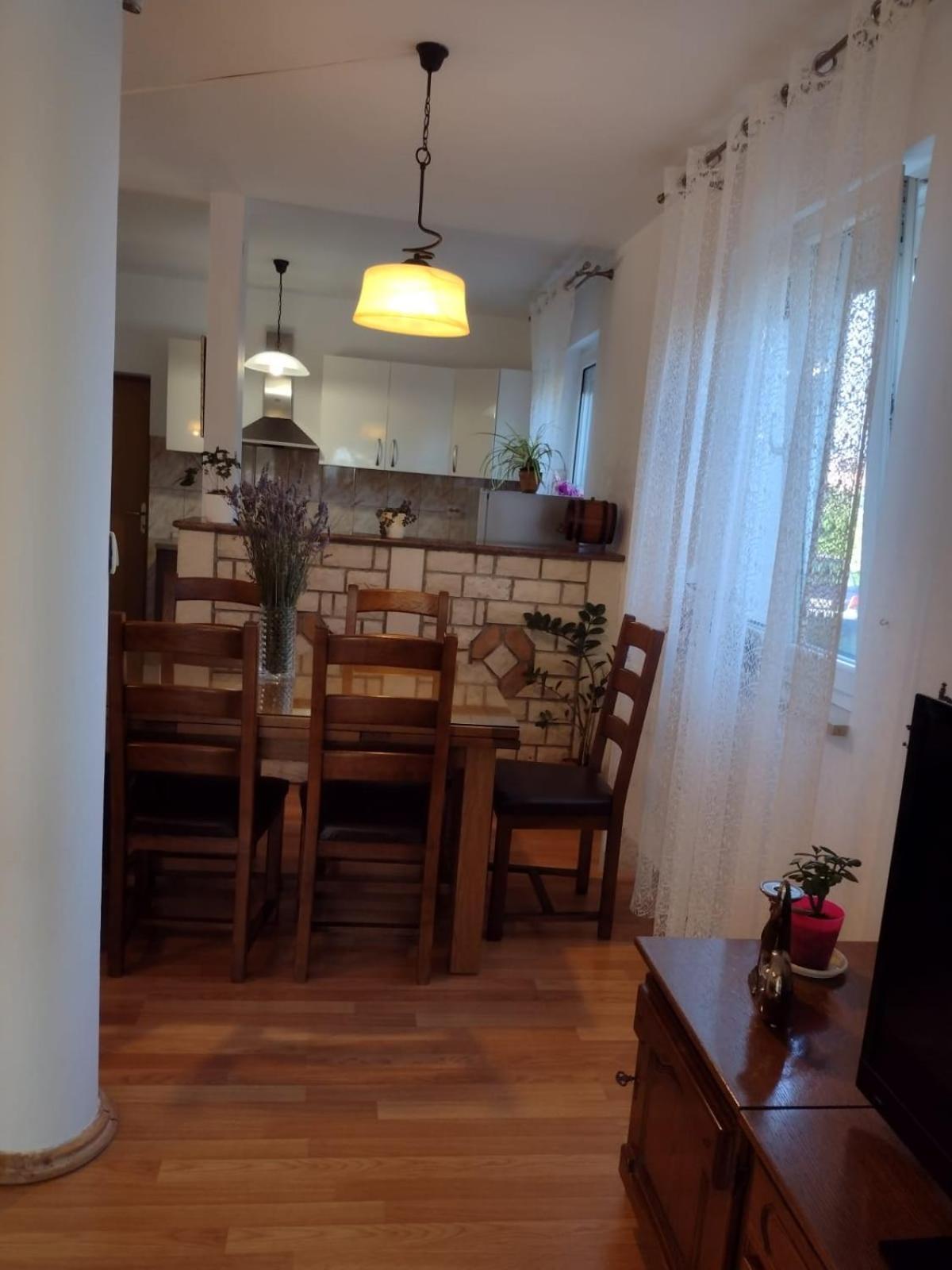 Spacious Apartment With Parking&Garden Marčana Pokoj fotografie